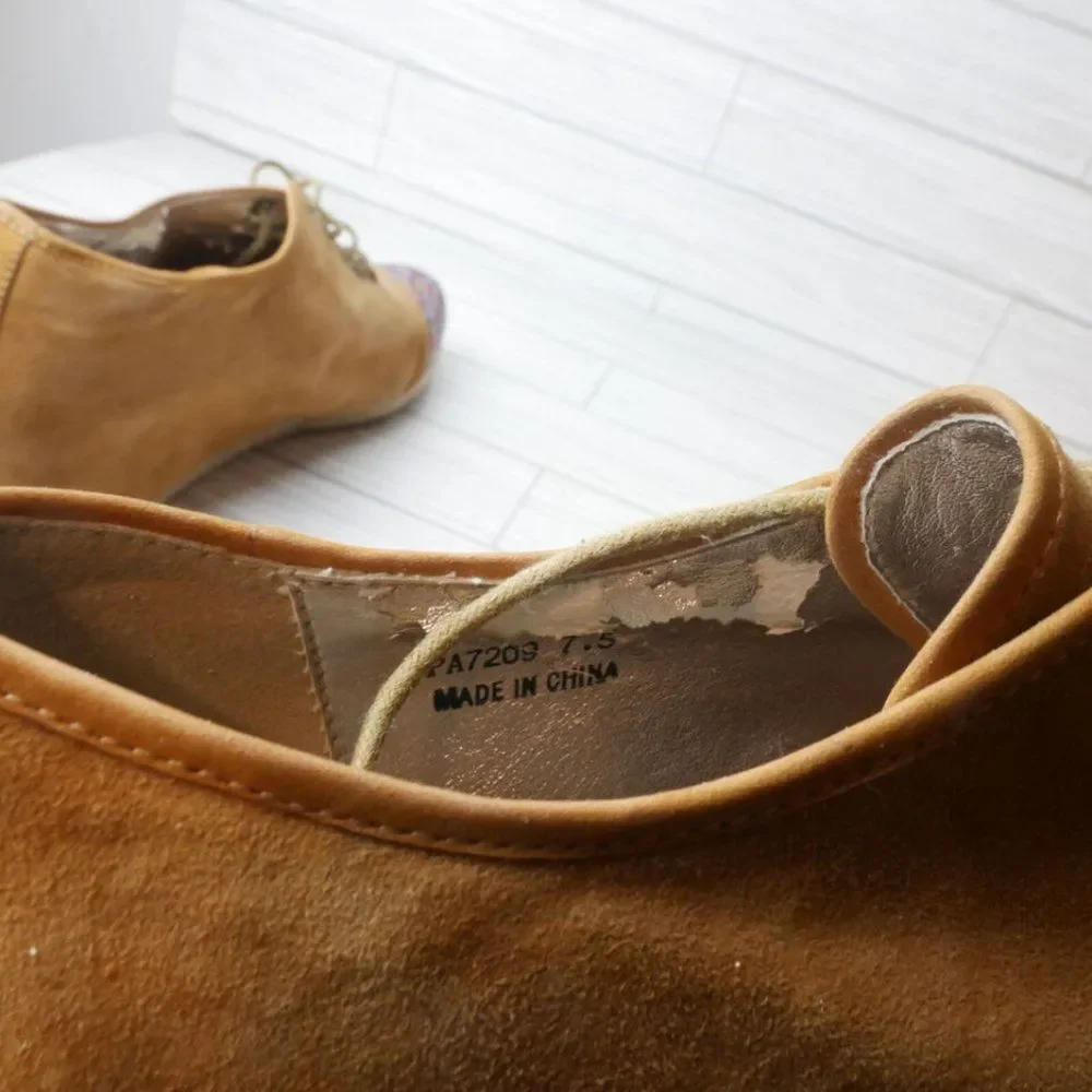 Bearpaw BOSHIE Youth Size 4 Tan Suede Wool Blend Sherpa Lined Mid Calf Boots